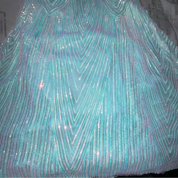 Windsor turquoise mermaid sequin prom dress - Picture 9 of 10
